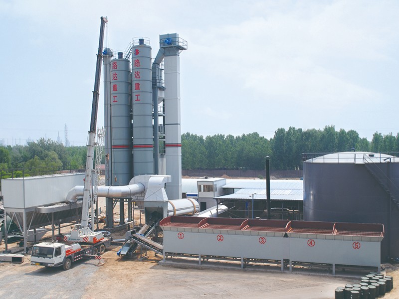 瀝（lì）青攪拌站